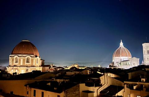 Ville de Florence by night